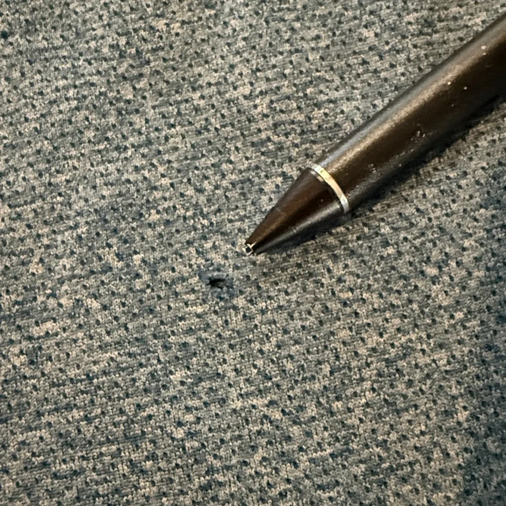 Lululemon Metal Vent Tech Long Sleeve Shirt Large ***3 snags*** - Picture 9 of 10